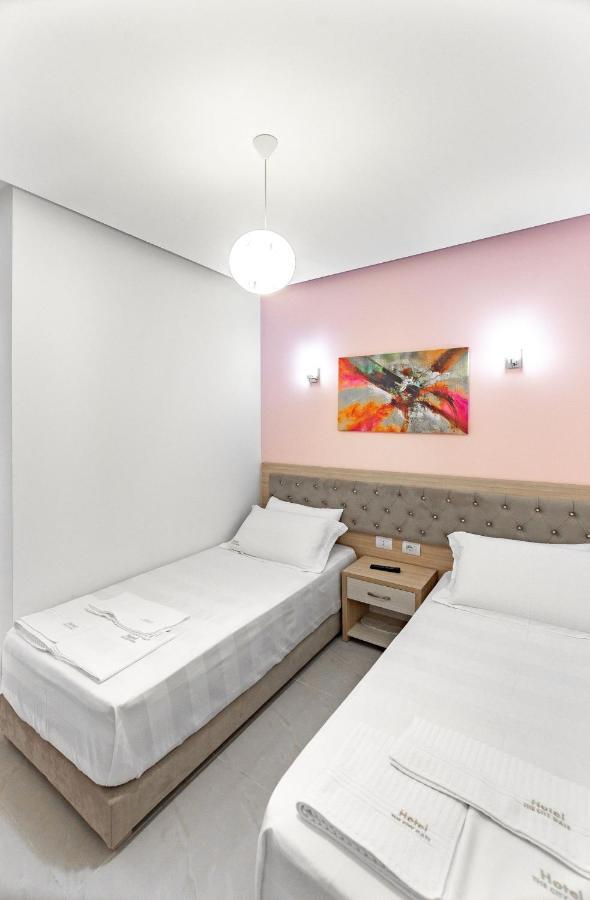 The City Gate Hotel Sarandë Eksteriør billede